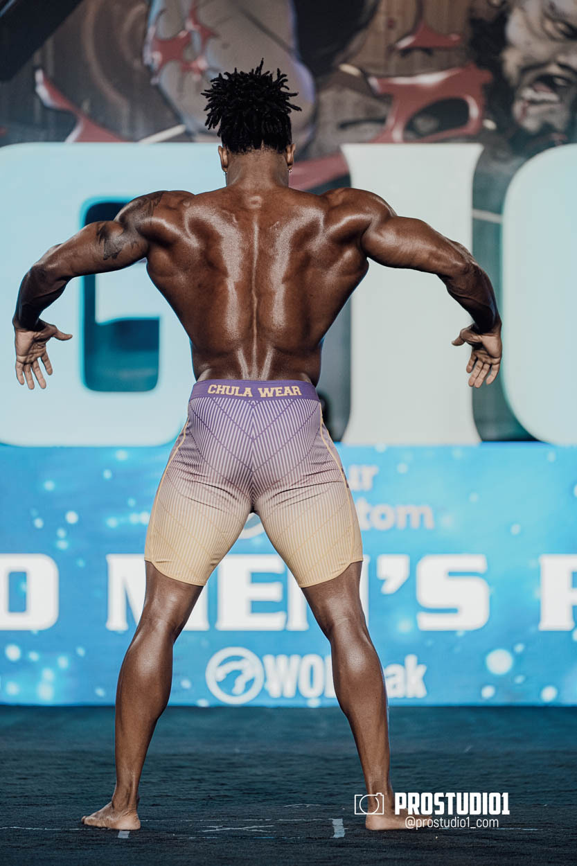 MEN’S PHYSIQUE. Photo & Video Production Studio #1