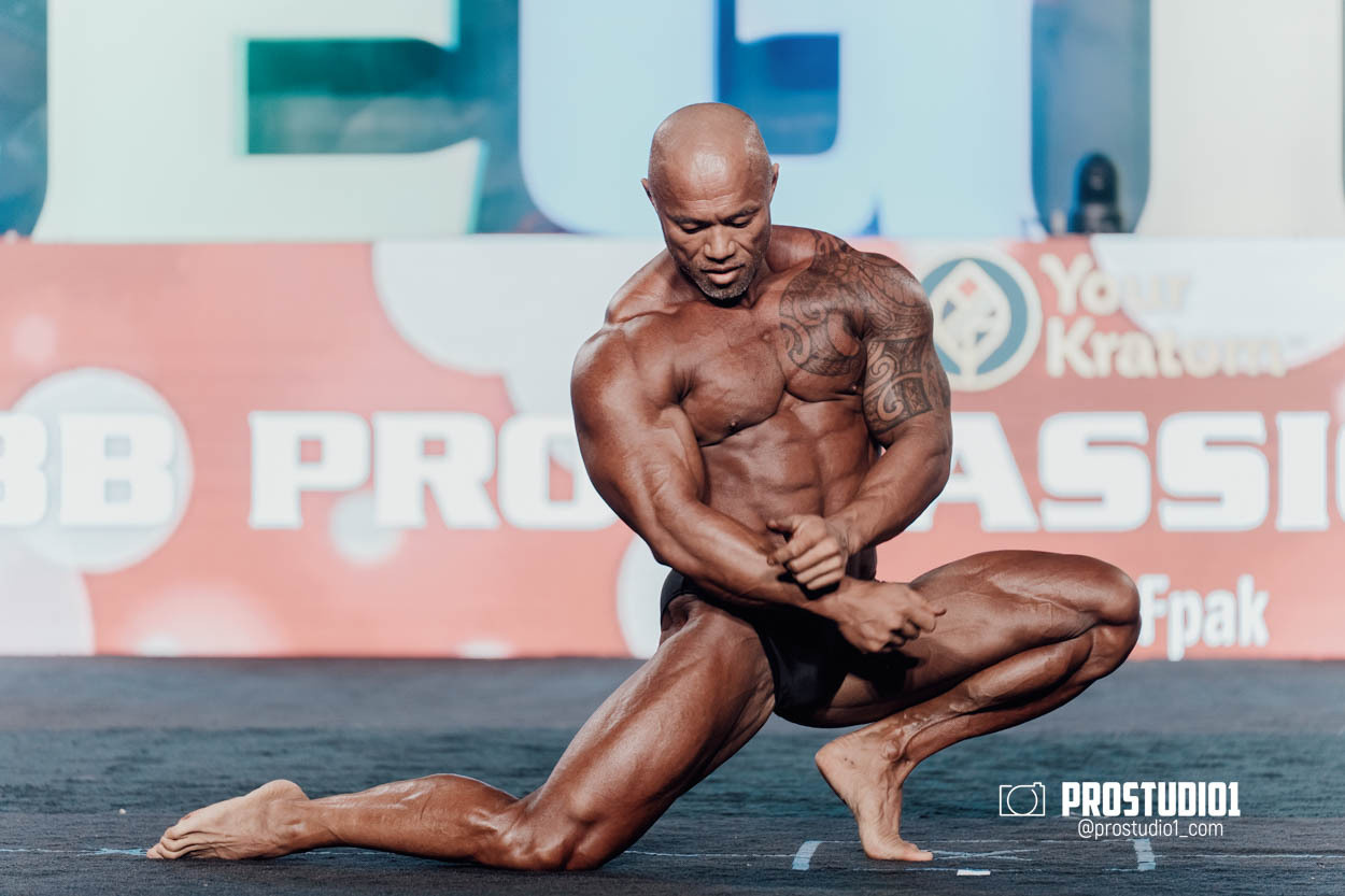 CLASSIC MEN’S PHYSIQUE. Photo & Video Production Studio #1