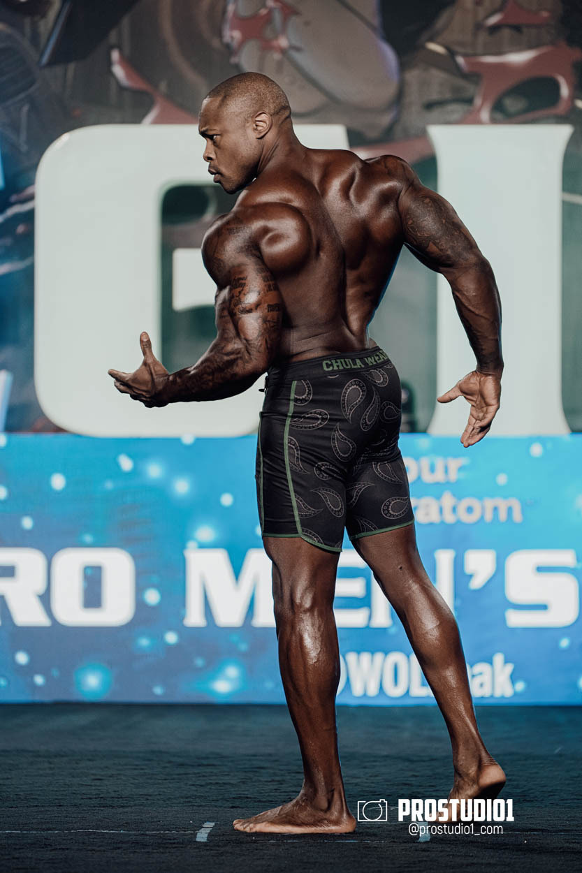 MEN’S PHYSIQUE. Photo & Video Production Studio #1