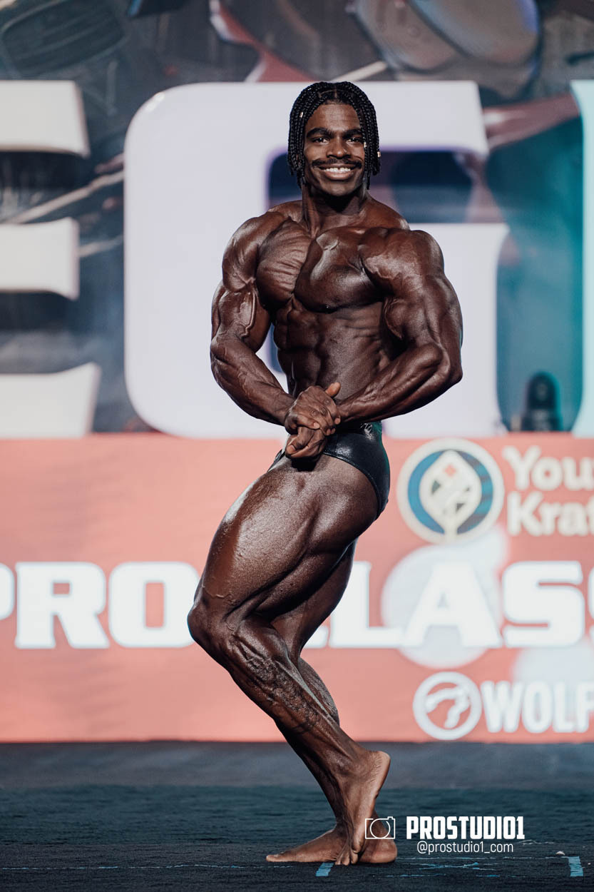 CLASSIC MEN’S PHYSIQUE. Photo & Video Production Studio #1