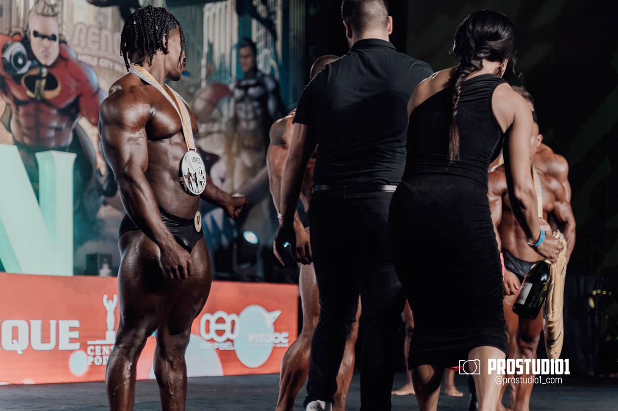 CLASSIC MEN’S PHYSIQUE. Photo & Video Production Studio #1