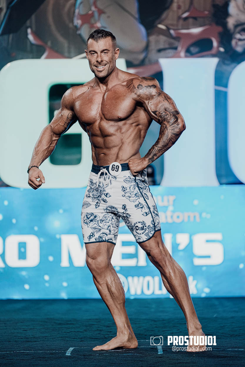 MEN’S PHYSIQUE. Photo & Video Production Studio #1