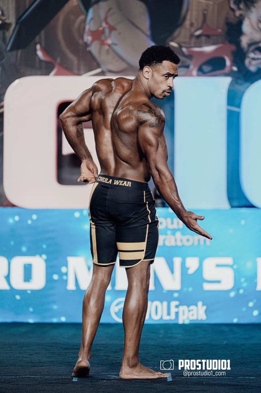 MEN’S PHYSIQUE. Photo & Video Production Studio #1