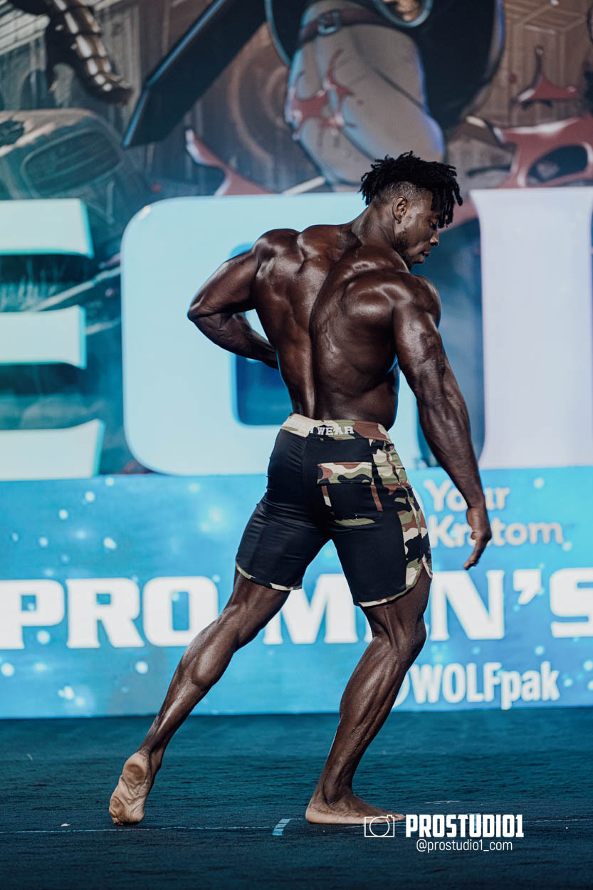 MEN’S PHYSIQUE. Photo & Video Production Studio #1