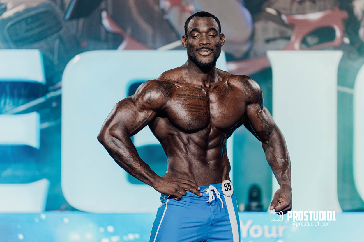 MEN’S PHYSIQUE. Photo & Video Production Studio #1