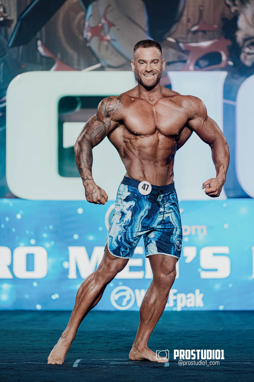 MEN’S PHYSIQUE. Photo & Video Production Studio #1