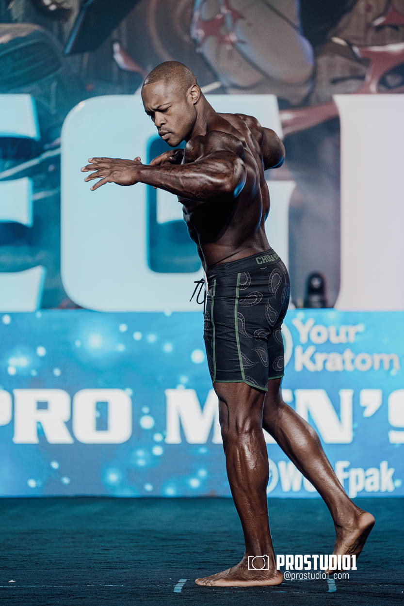 MEN’S PHYSIQUE. Photo & Video Production Studio #1