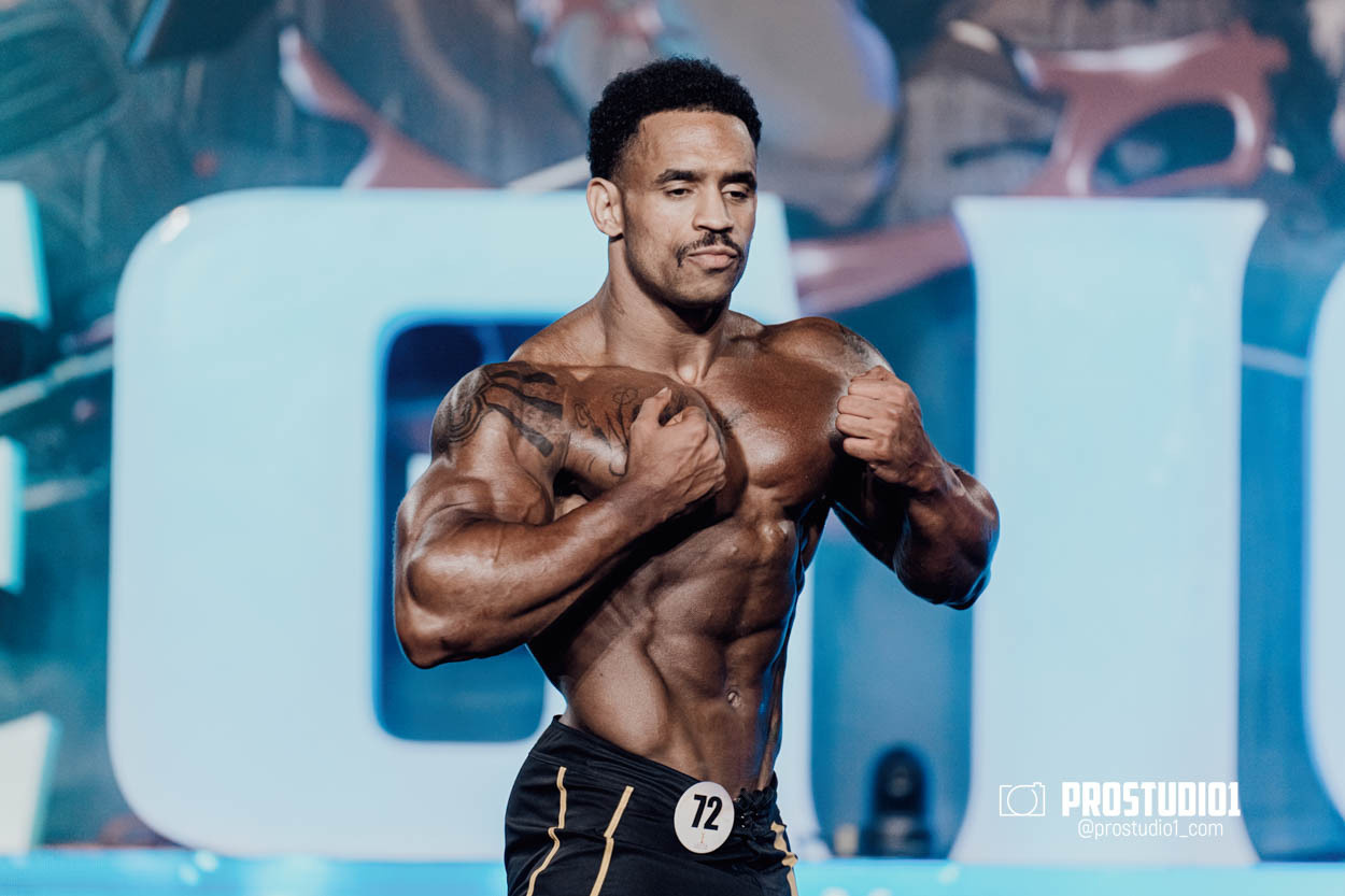 MEN’S PHYSIQUE. Photo & Video Production Studio #1