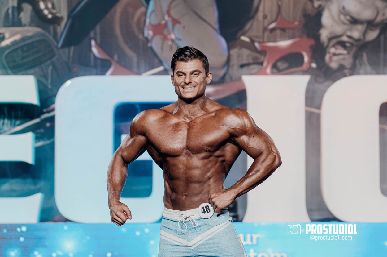 MEN’S PHYSIQUE. Photo & Video Production Studio #1