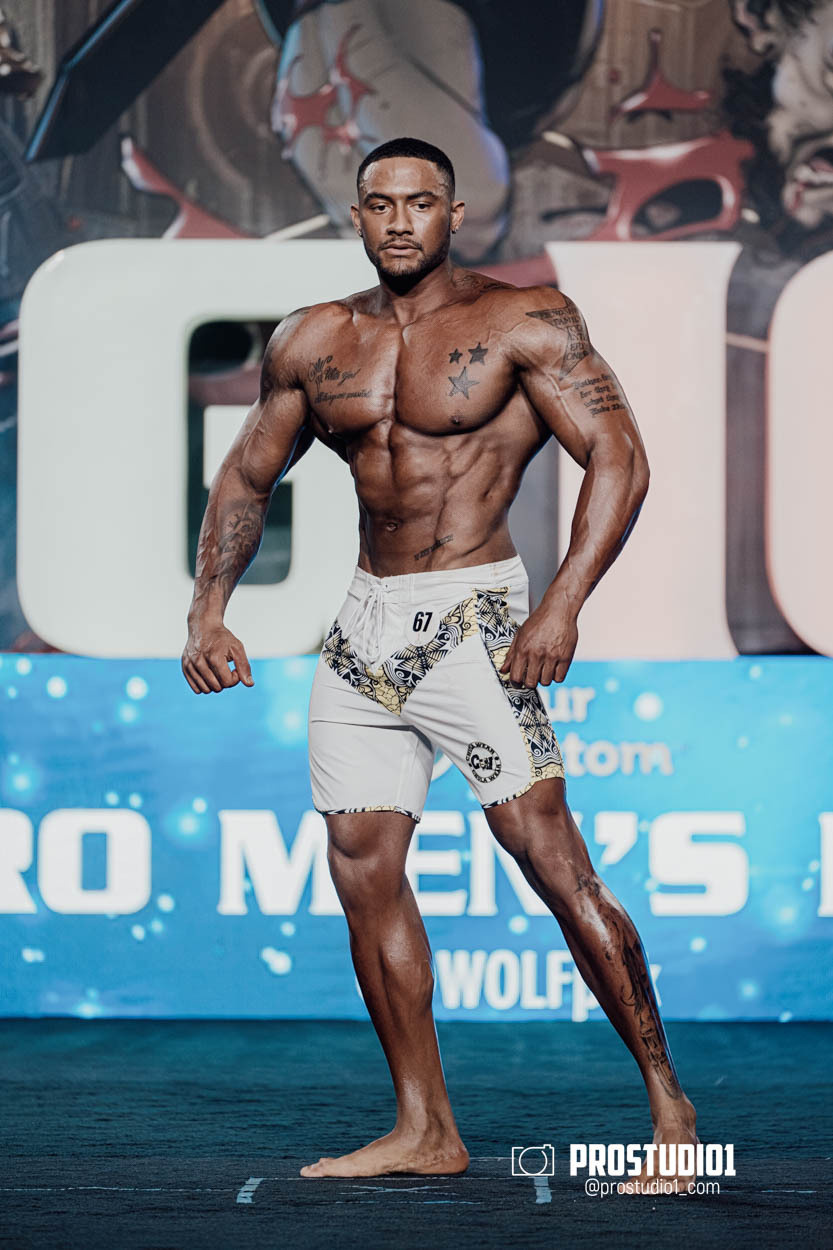 MEN’S PHYSIQUE. Photo & Video Production Studio #1