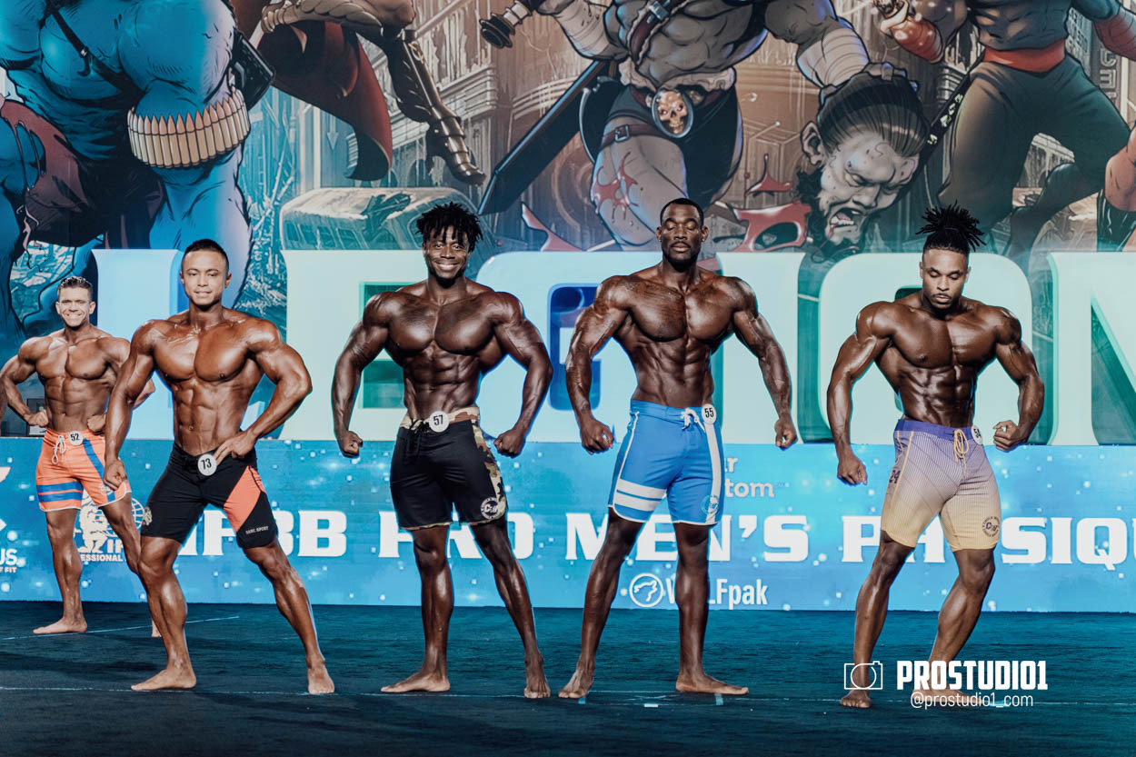 MEN’S PHYSIQUE. Photo & Video Production Studio #1