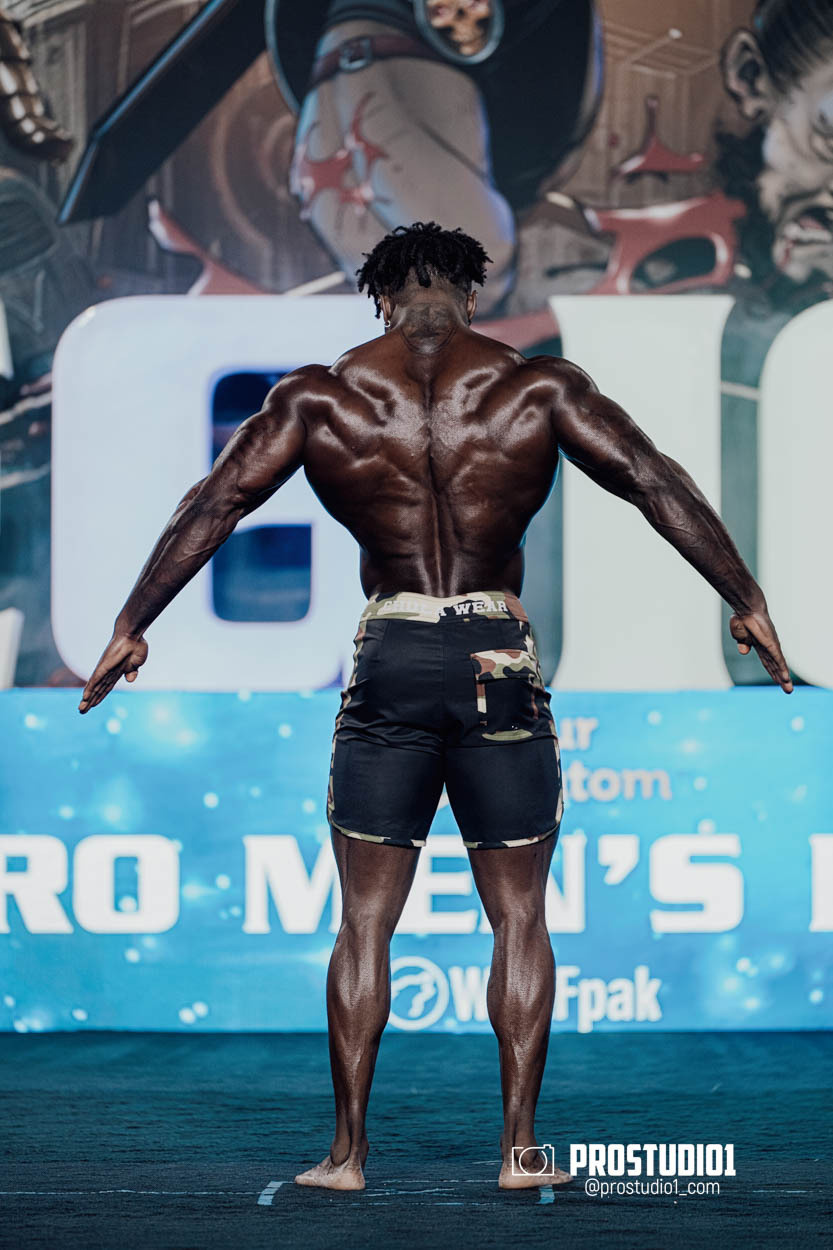 MEN’S PHYSIQUE. Photo & Video Production Studio #1