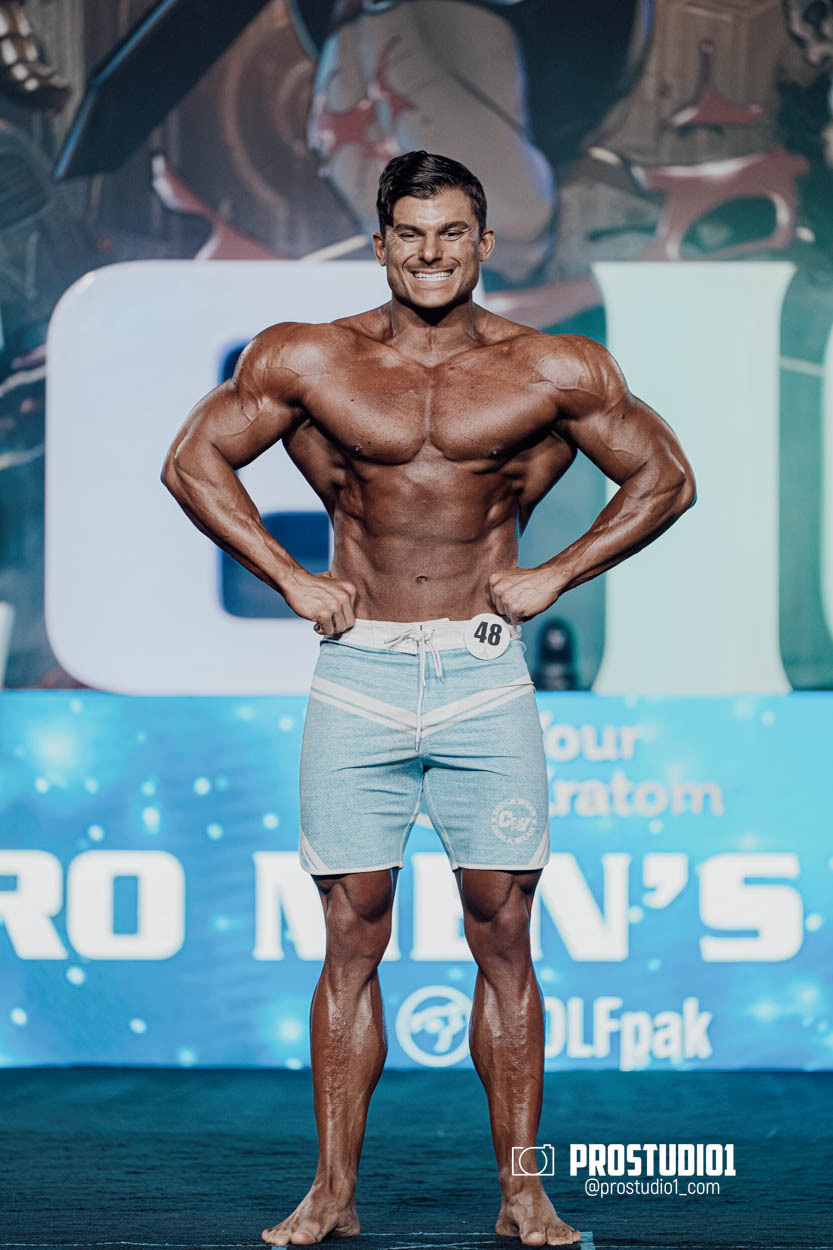 MEN’S PHYSIQUE. Photo & Video Production Studio #1