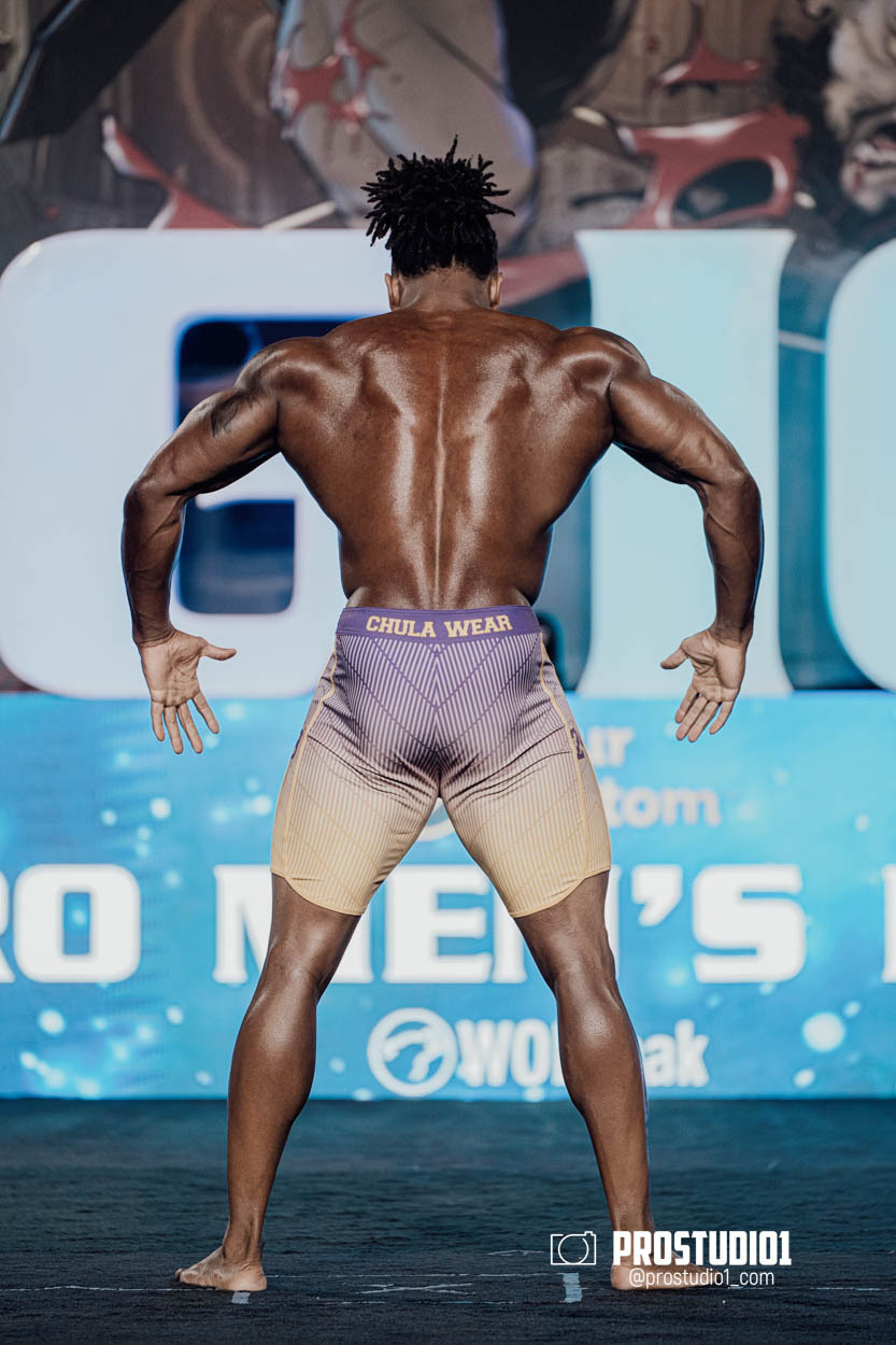 MEN’S PHYSIQUE. Photo & Video Production Studio #1