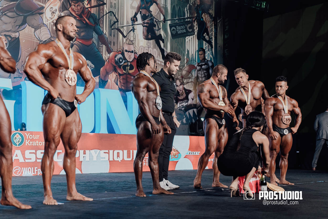 CLASSIC MEN’S PHYSIQUE. Photo & Video Production Studio #1