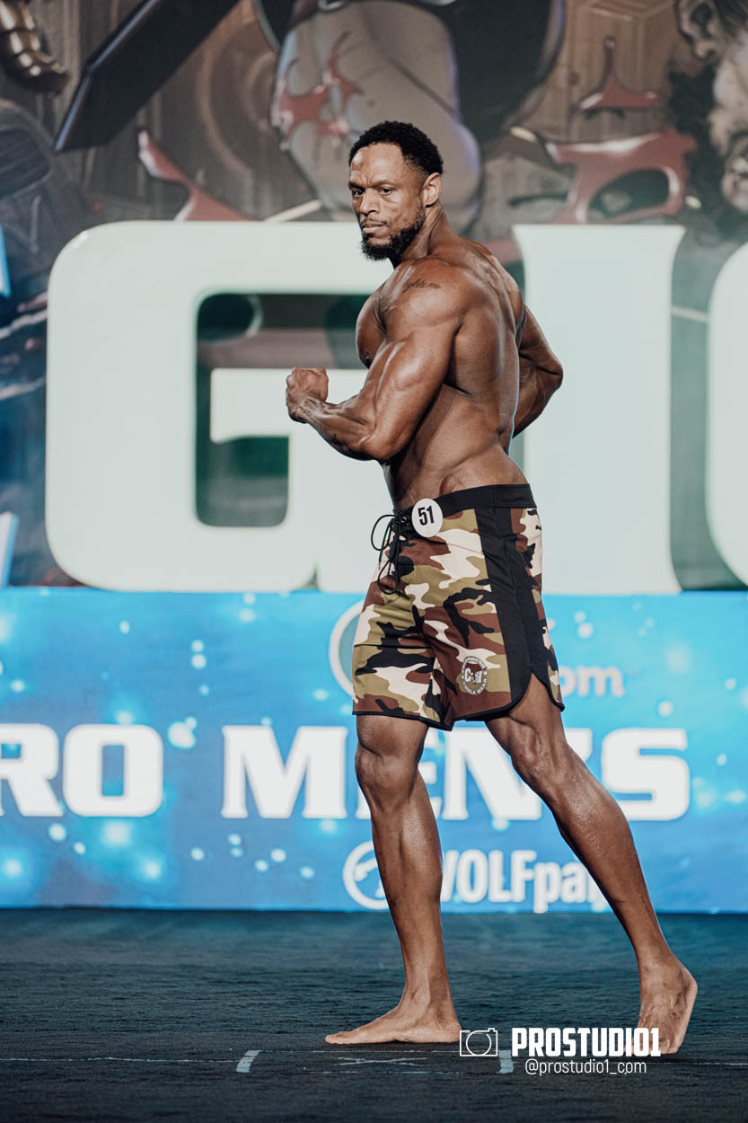 MEN’S PHYSIQUE. Photo & Video Production Studio #1