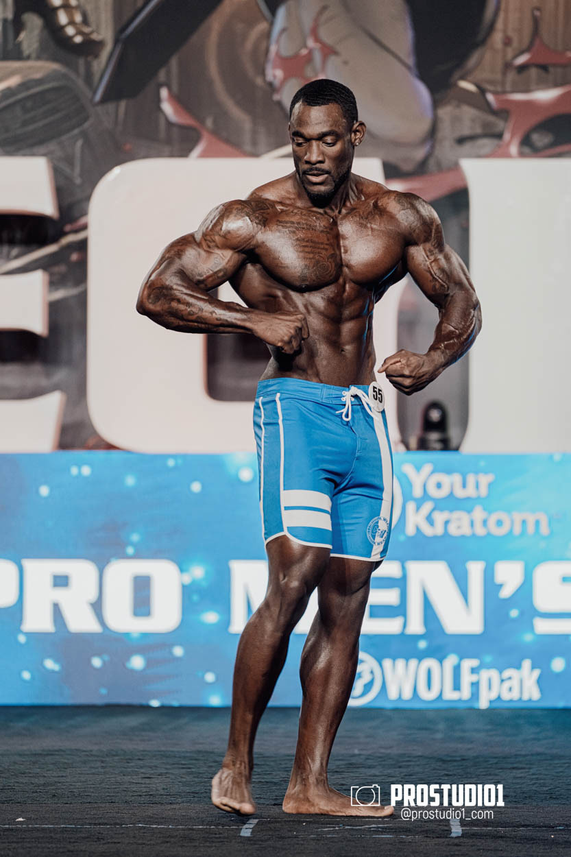 MEN’S PHYSIQUE. Photo & Video Production Studio #1