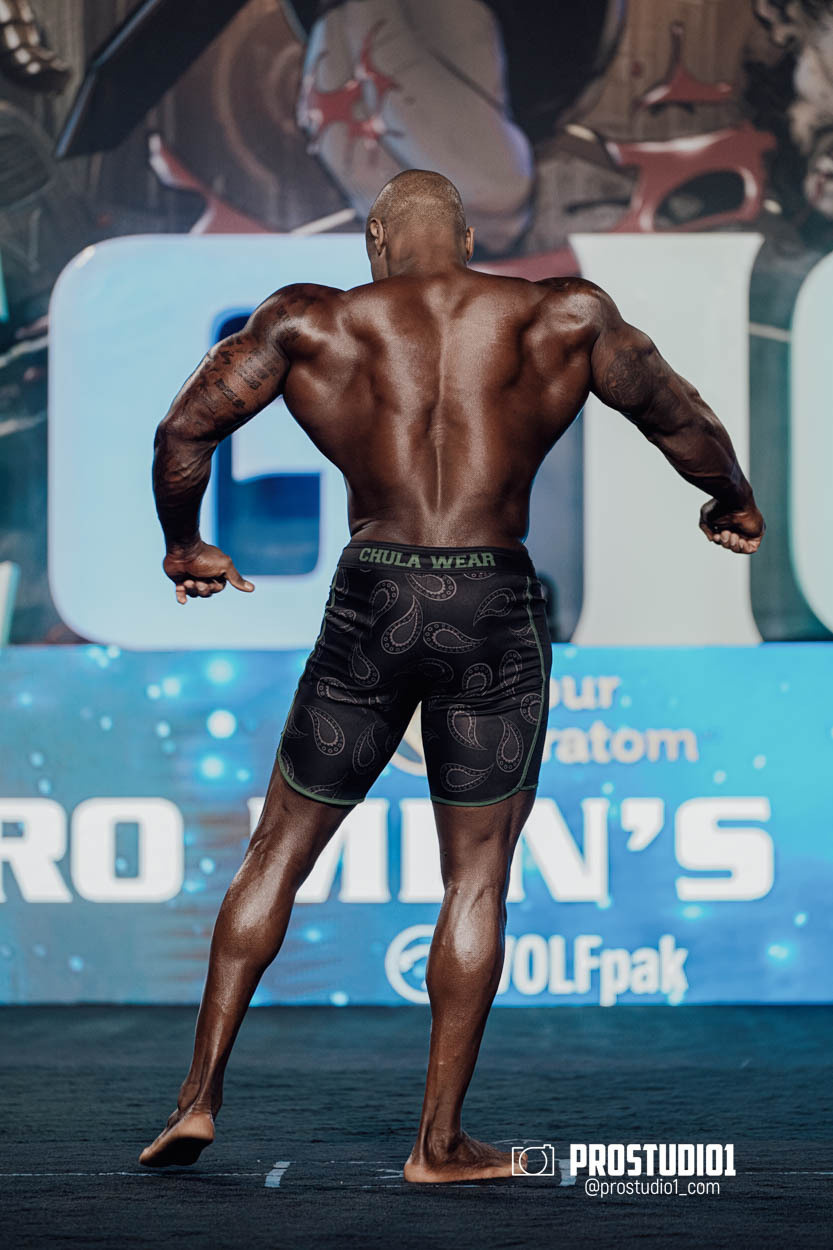 MEN’S PHYSIQUE. Photo & Video Production Studio #1