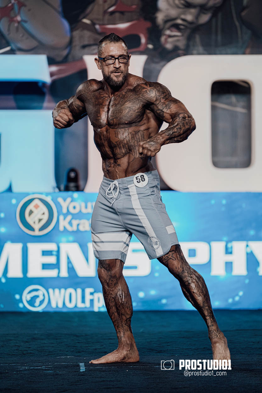 MEN’S PHYSIQUE. Photo & Video Production Studio #1