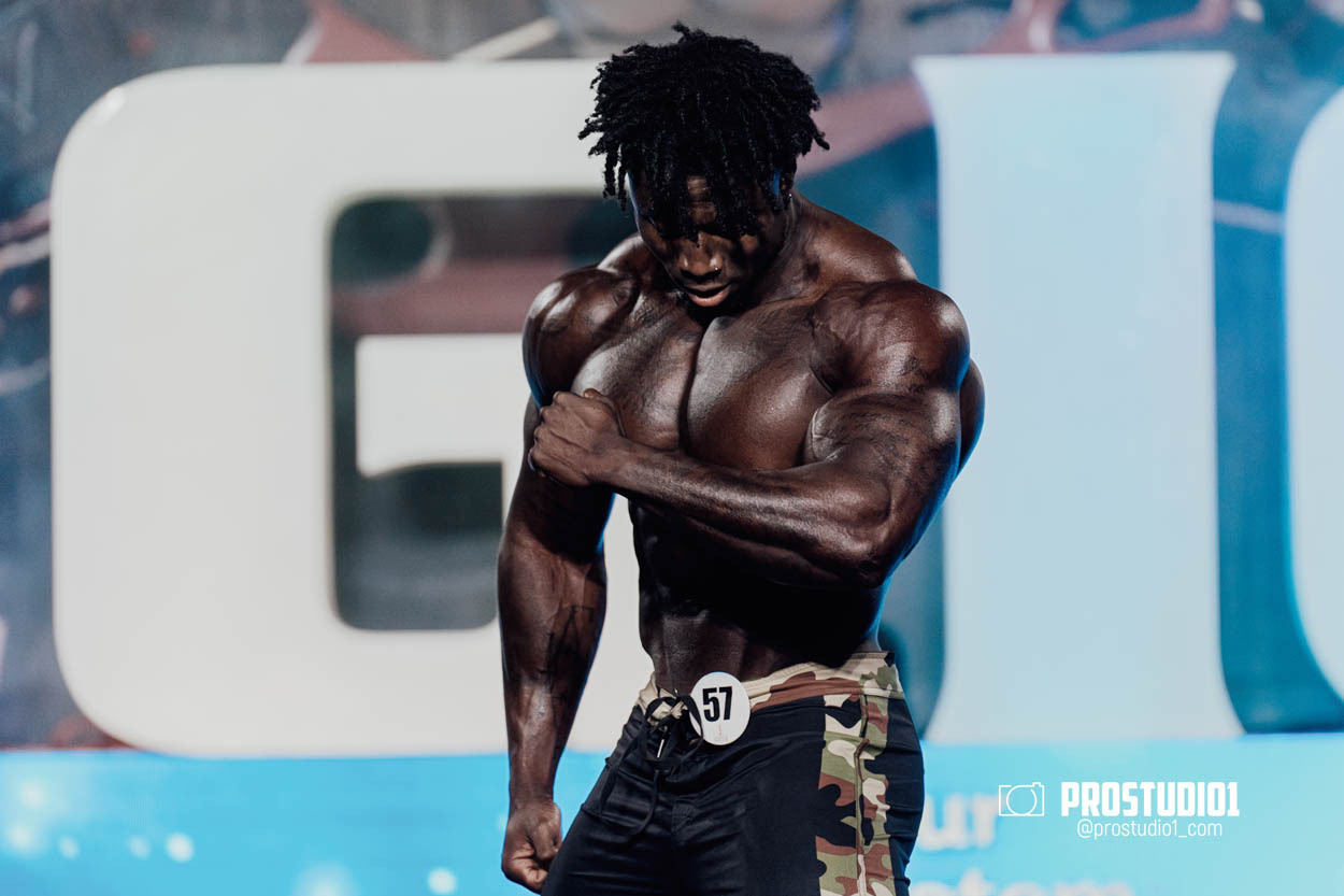 MEN’S PHYSIQUE. Photo & Video Production Studio #1