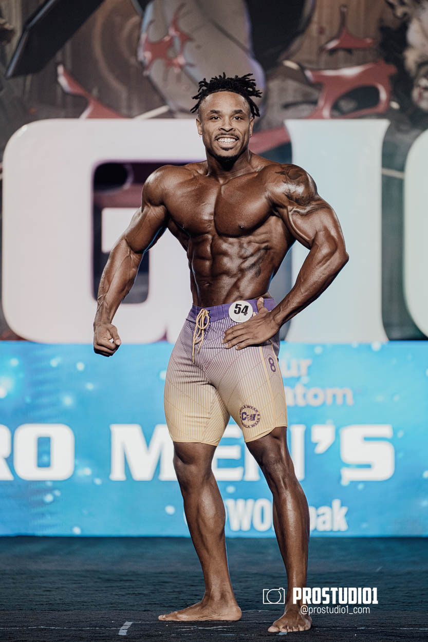 MEN’S PHYSIQUE. Photo & Video Production Studio #1