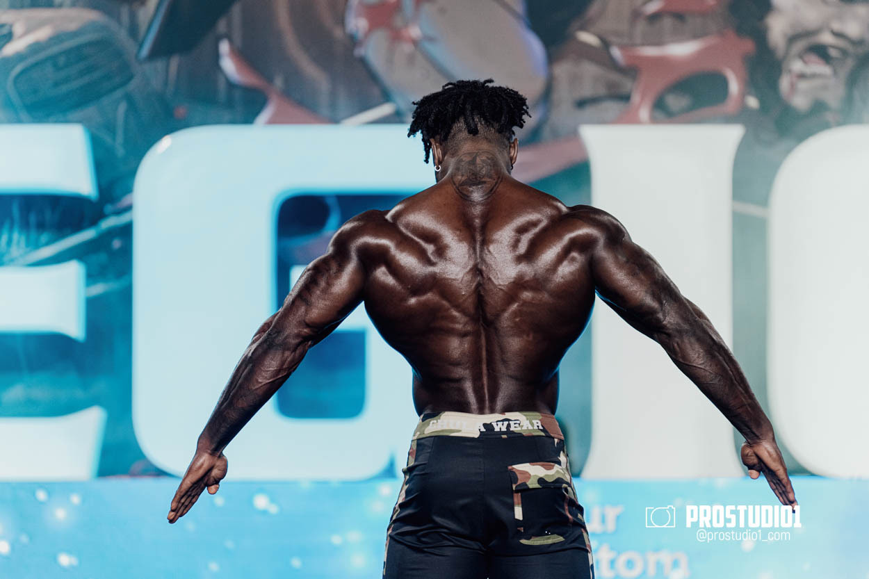 MEN’S PHYSIQUE. Photo & Video Production Studio #1