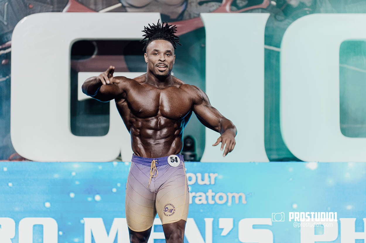 MEN’S PHYSIQUE. Photo & Video Production Studio #1