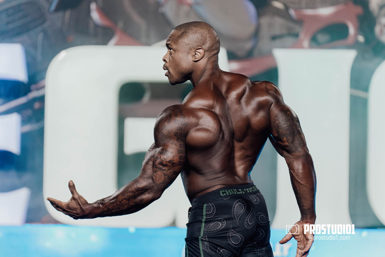 MEN’S PHYSIQUE. Photo & Video Production Studio #1