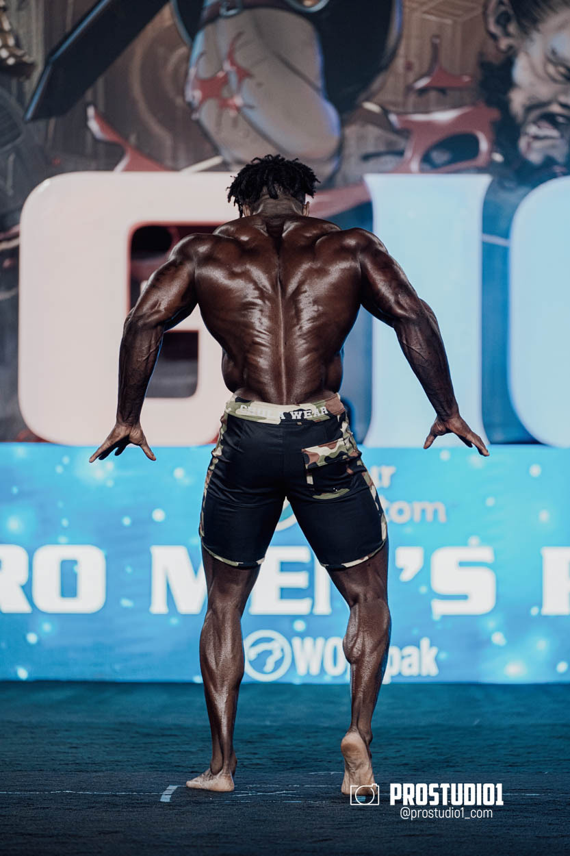 MEN’S PHYSIQUE. Photo & Video Production Studio #1