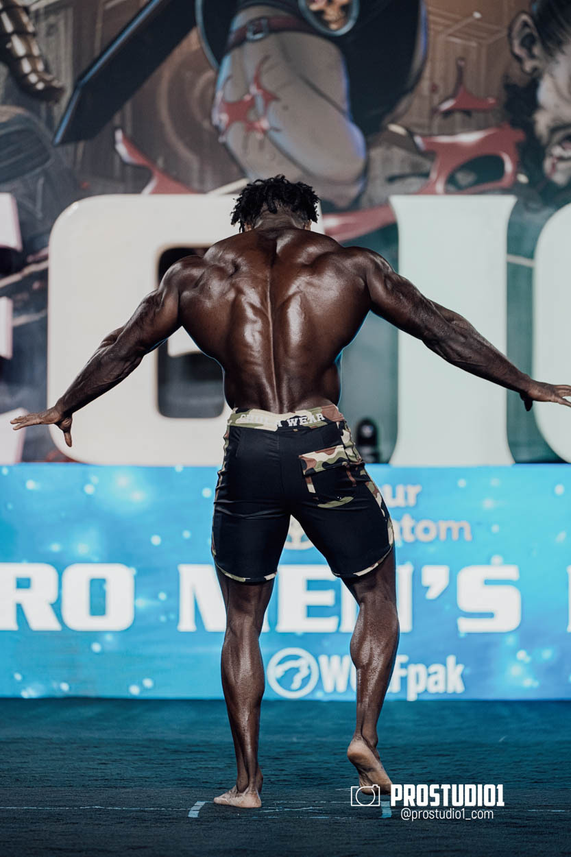 MEN’S PHYSIQUE. Photo & Video Production Studio #1