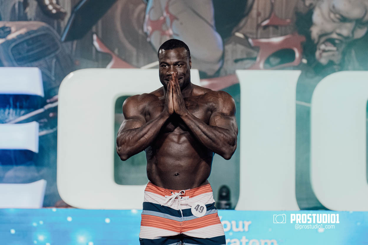 MEN’S PHYSIQUE. Photo & Video Production Studio #1