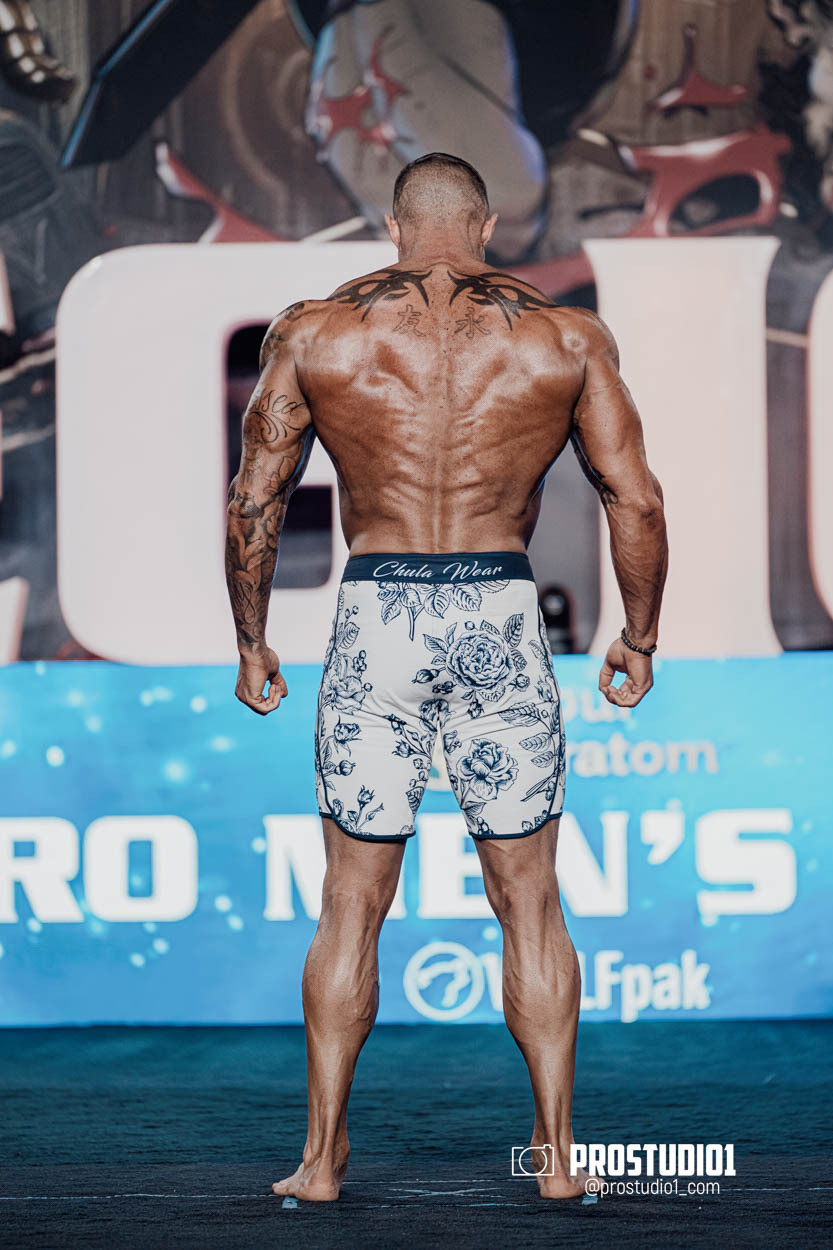 MEN’S PHYSIQUE. Photo & Video Production Studio #1