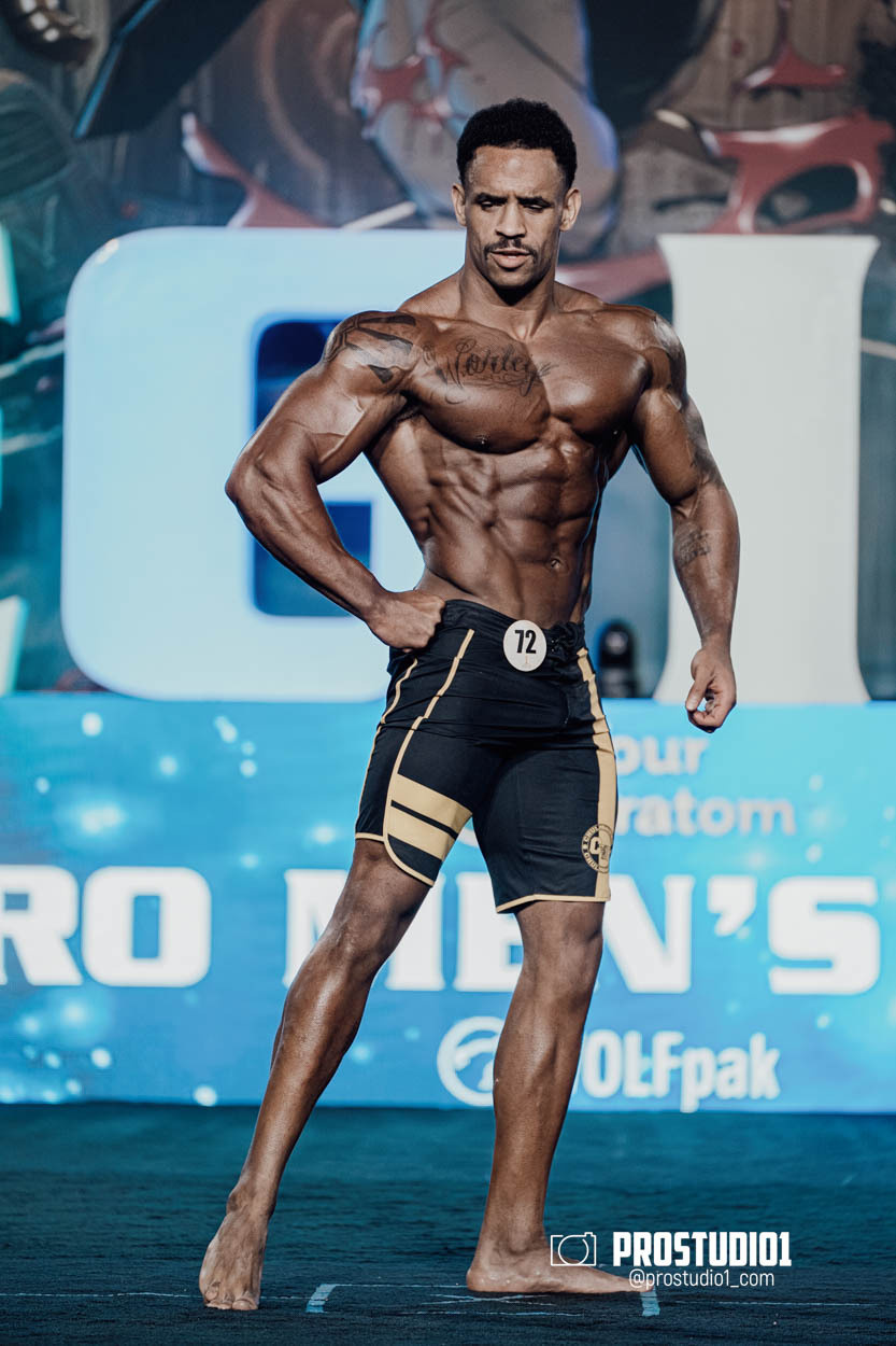 MEN’S PHYSIQUE. Photo & Video Production Studio #1