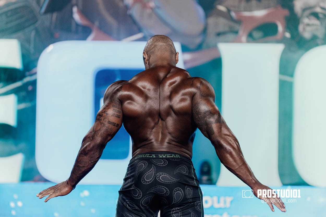 MEN’S PHYSIQUE. Photo & Video Production Studio #1