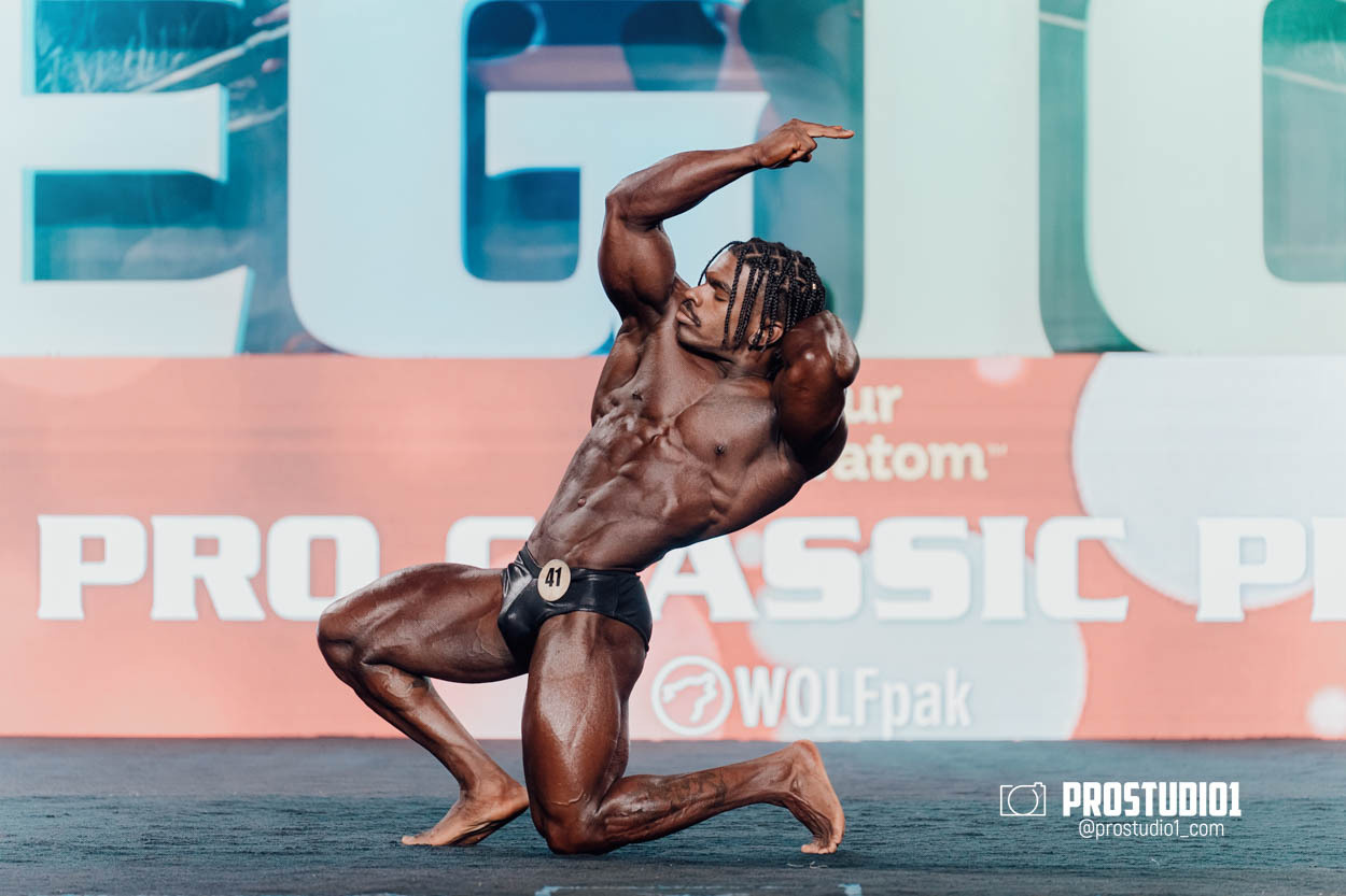 CLASSIC MEN’S PHYSIQUE. Photo & Video Production Studio #1