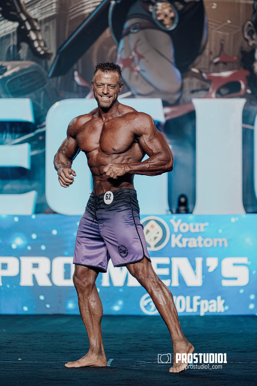 MEN’S PHYSIQUE. Photo & Video Production Studio #1