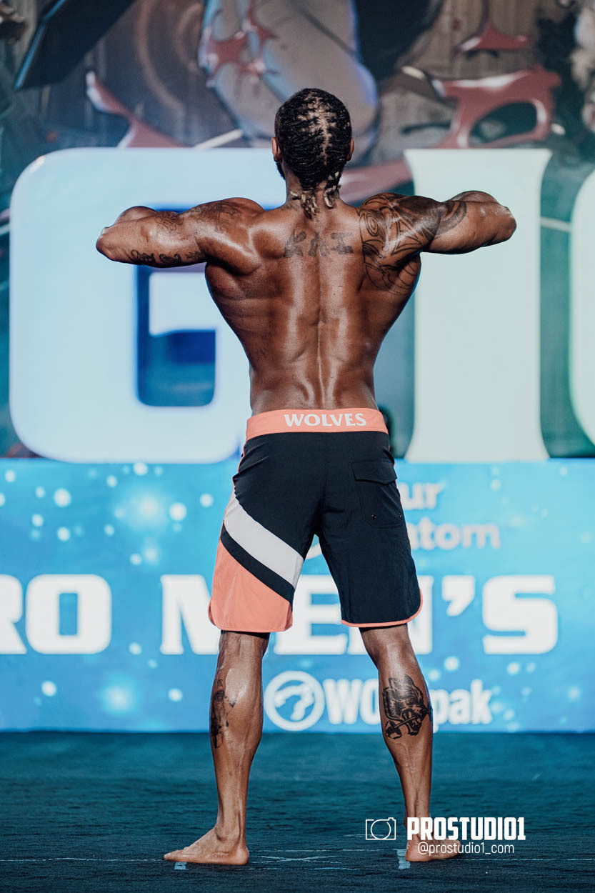 MEN’S PHYSIQUE. Photo & Video Production Studio #1