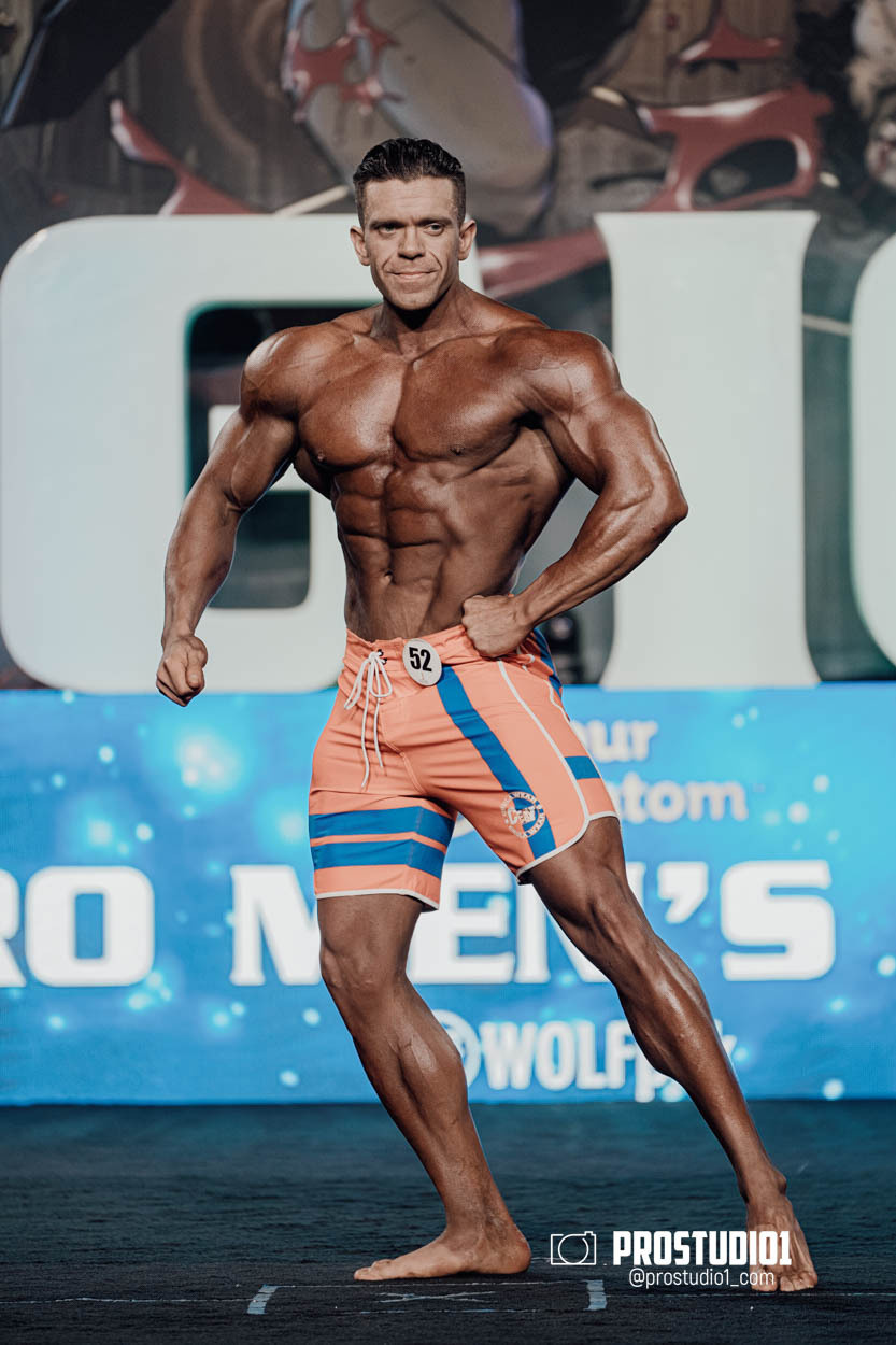 MEN’S PHYSIQUE. Photo & Video Production Studio #1