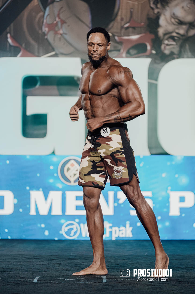 MEN’S PHYSIQUE. Photo & Video Production Studio #1