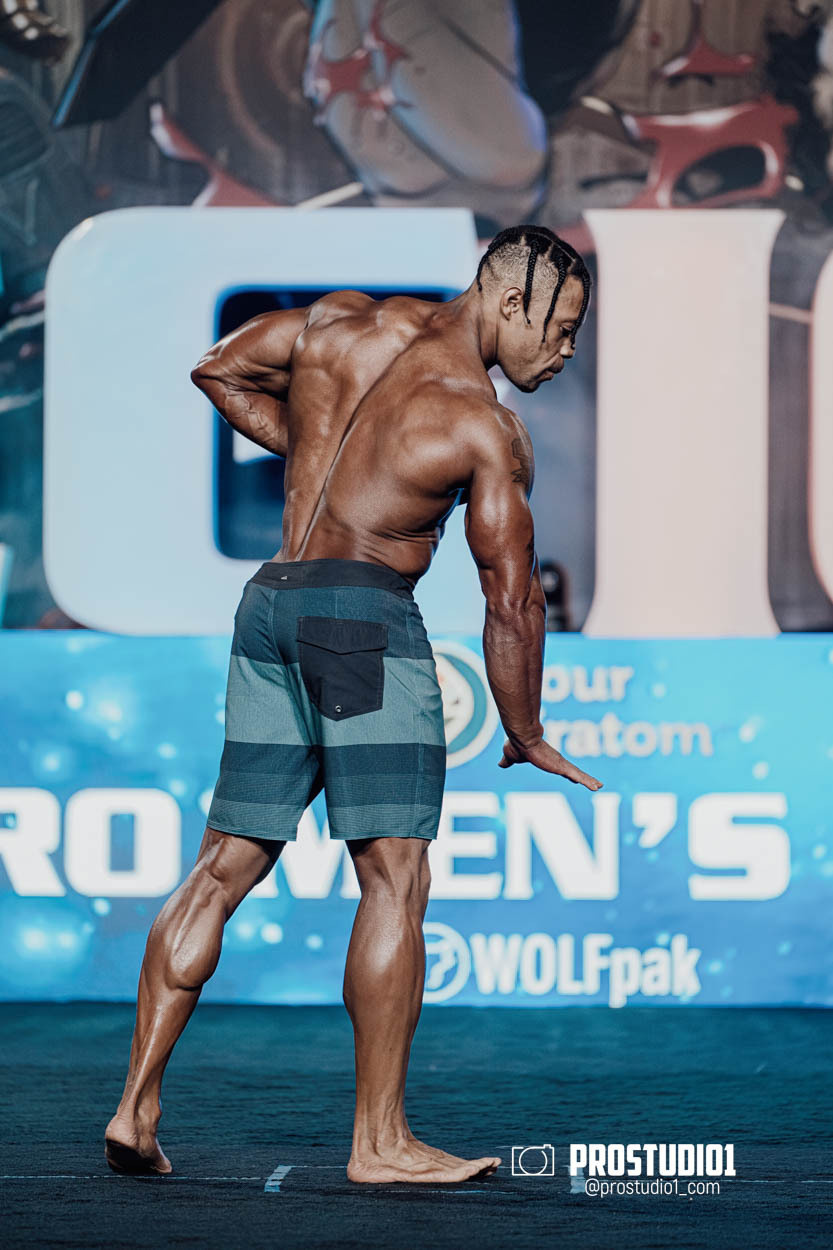 MEN’S PHYSIQUE. Photo & Video Production Studio #1