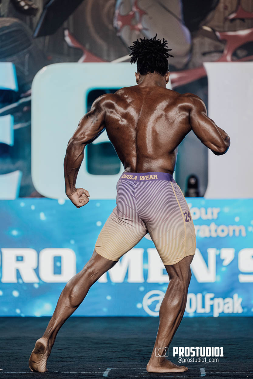 MEN’S PHYSIQUE. Photo & Video Production Studio #1