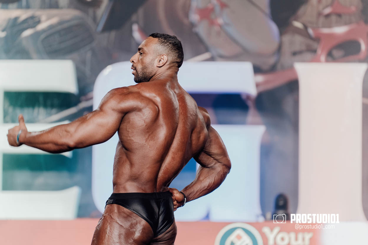 CLASSIC MEN’S PHYSIQUE. Photo & Video Production Studio #1