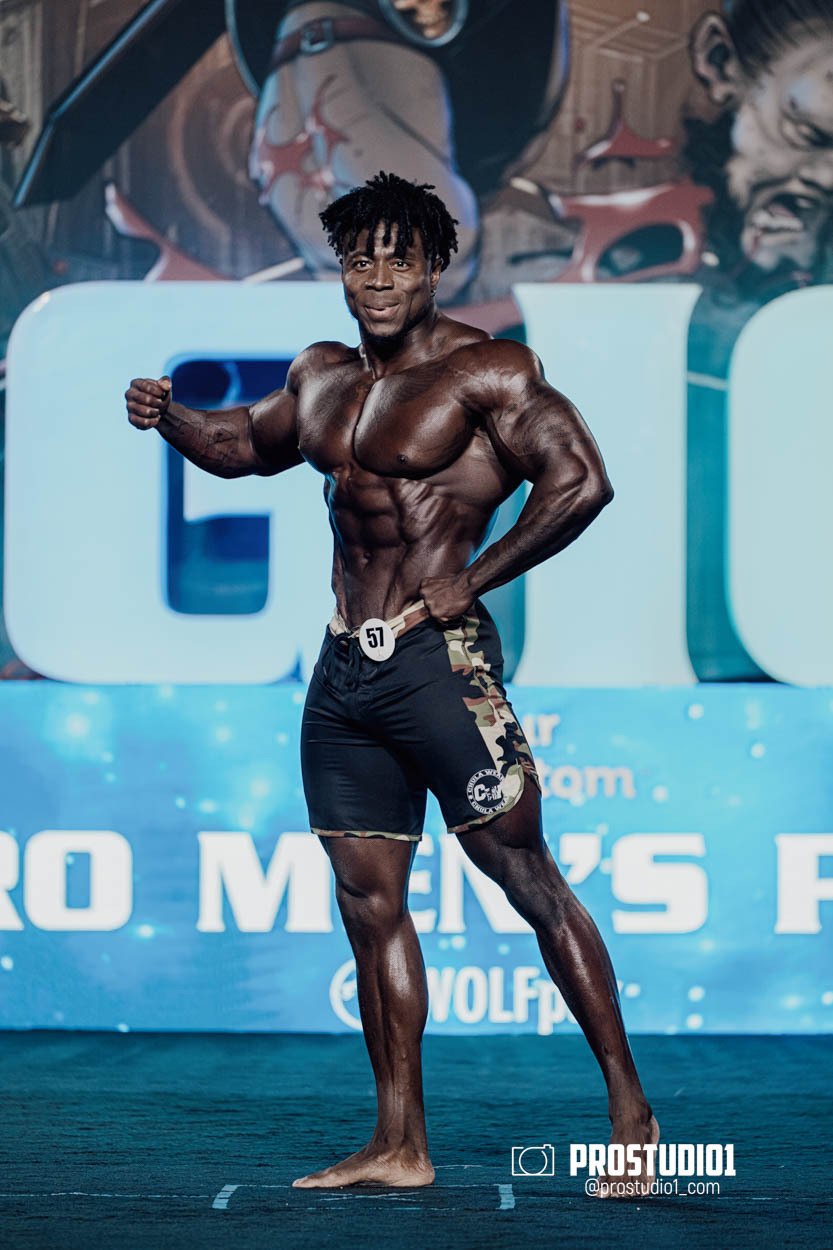 MEN’S PHYSIQUE. Photo & Video Production Studio #1