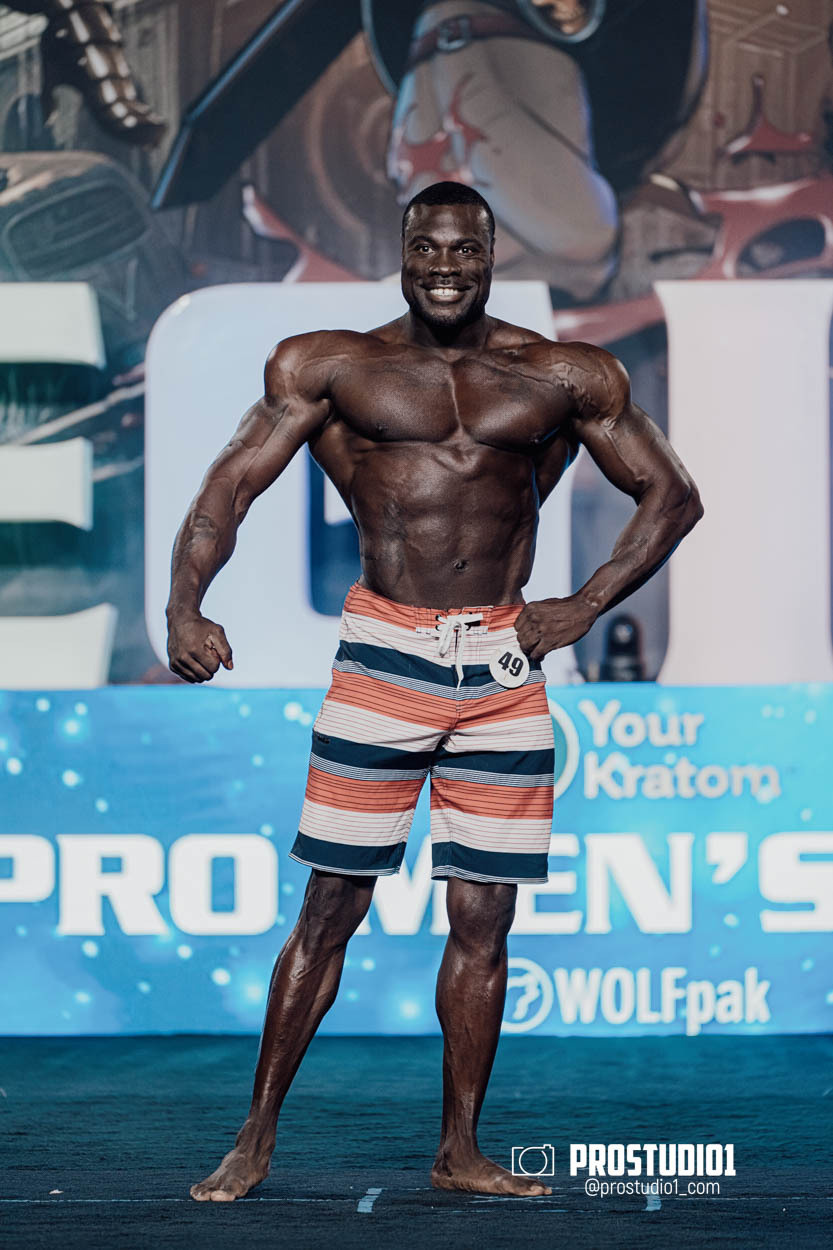 MEN’S PHYSIQUE. Photo & Video Production Studio #1