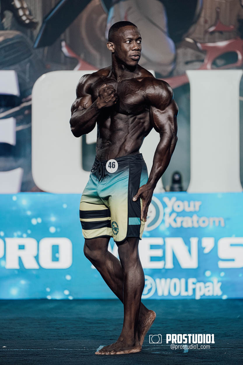 MEN’S PHYSIQUE. Photo & Video Production Studio #1