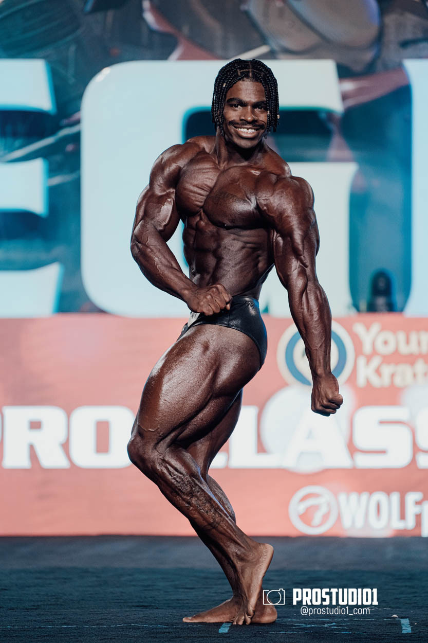 CLASSIC MEN’S PHYSIQUE. Photo & Video Production Studio #1