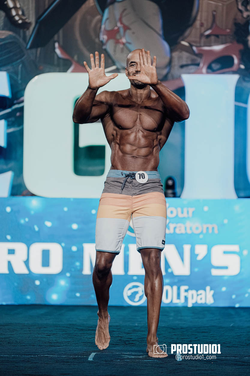 MEN’S PHYSIQUE. Photo & Video Production Studio #1