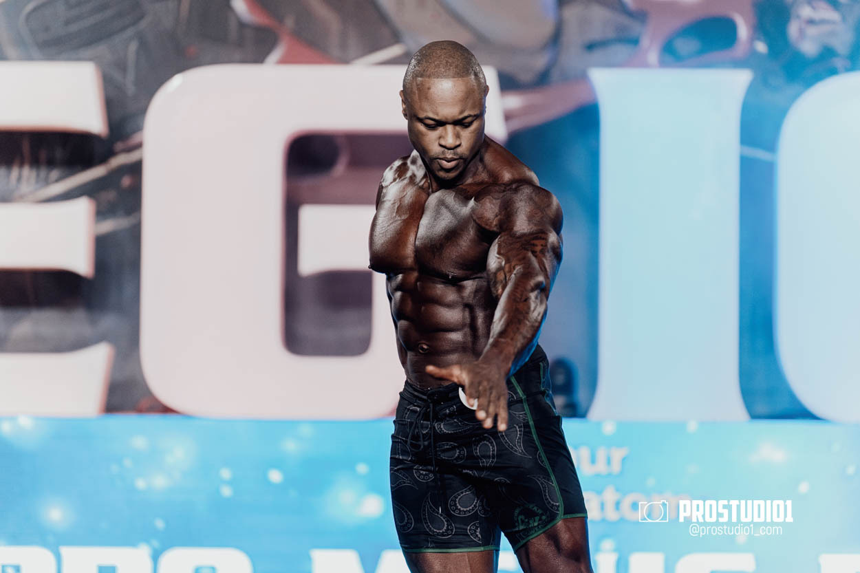 MEN’S PHYSIQUE. Photo & Video Production Studio #1