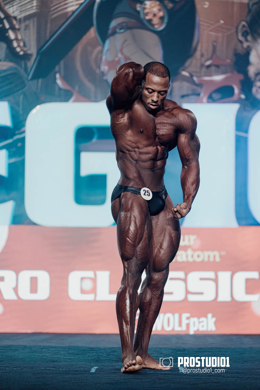CLASSIC MEN’S PHYSIQUE. Photo & Video Production Studio #1