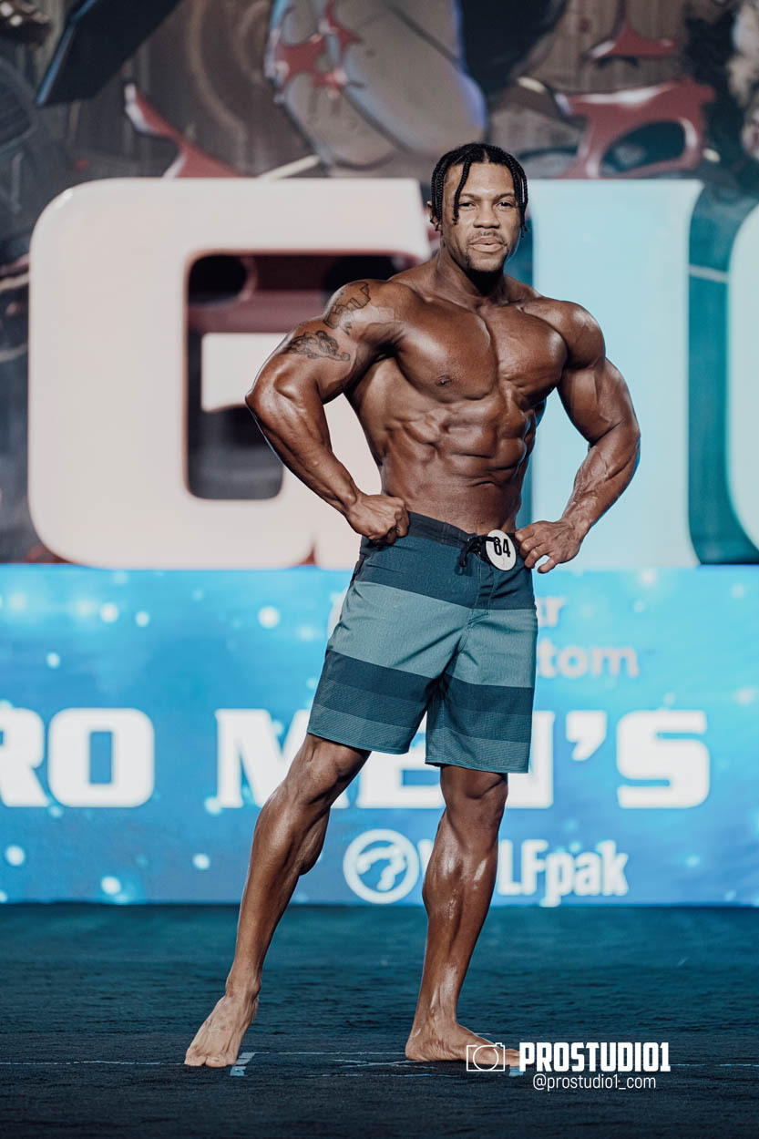 MEN’S PHYSIQUE. Photo & Video Production Studio #1